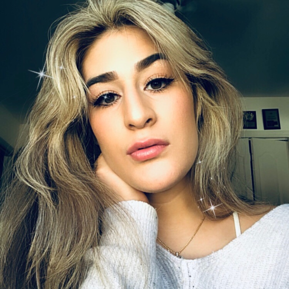 Meet your Posher, Julissa